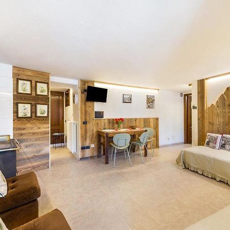 Apartamento Il Nido Di Letizia Châtillon Exterior foto