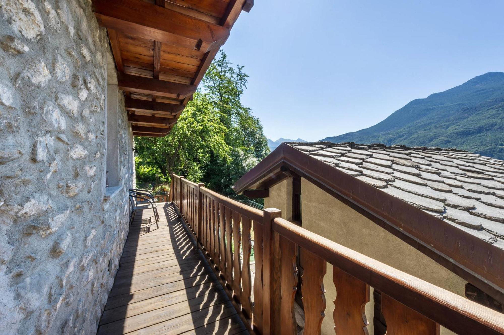 Apartamento Il Nido Di Letizia Châtillon Exterior foto