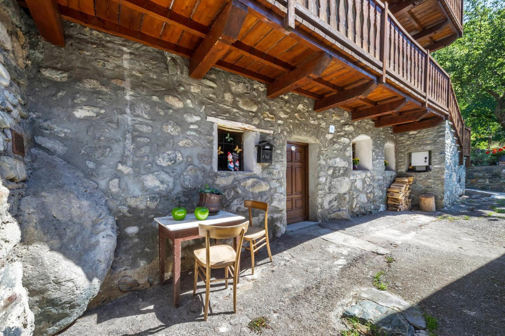 Apartamento Il Nido Di Letizia Châtillon Exterior foto