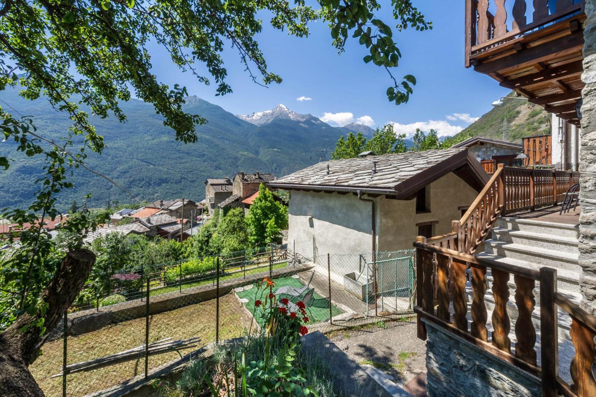Apartamento Il Nido Di Letizia Châtillon Exterior foto