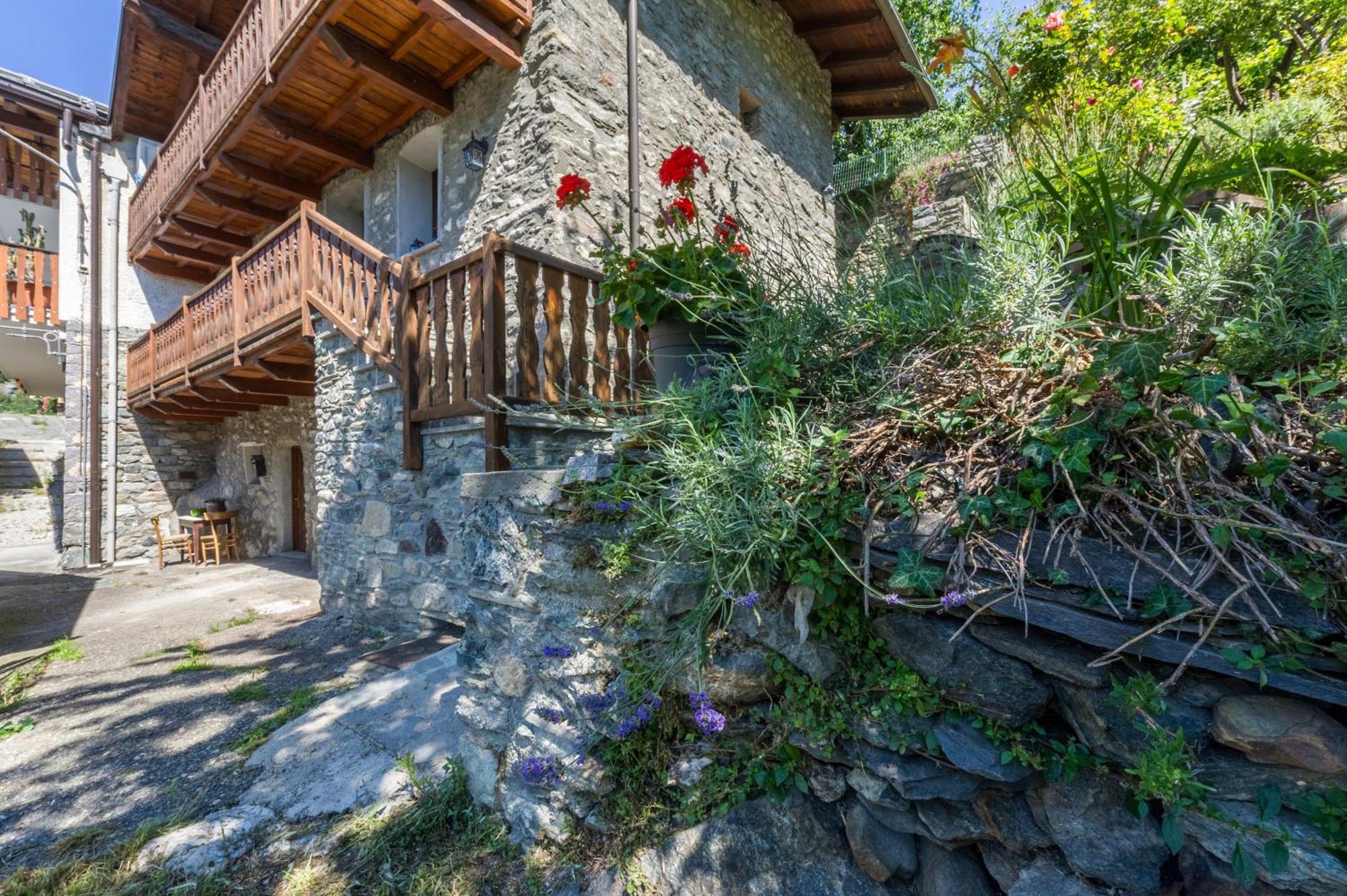 Apartamento Il Nido Di Letizia Châtillon Exterior foto